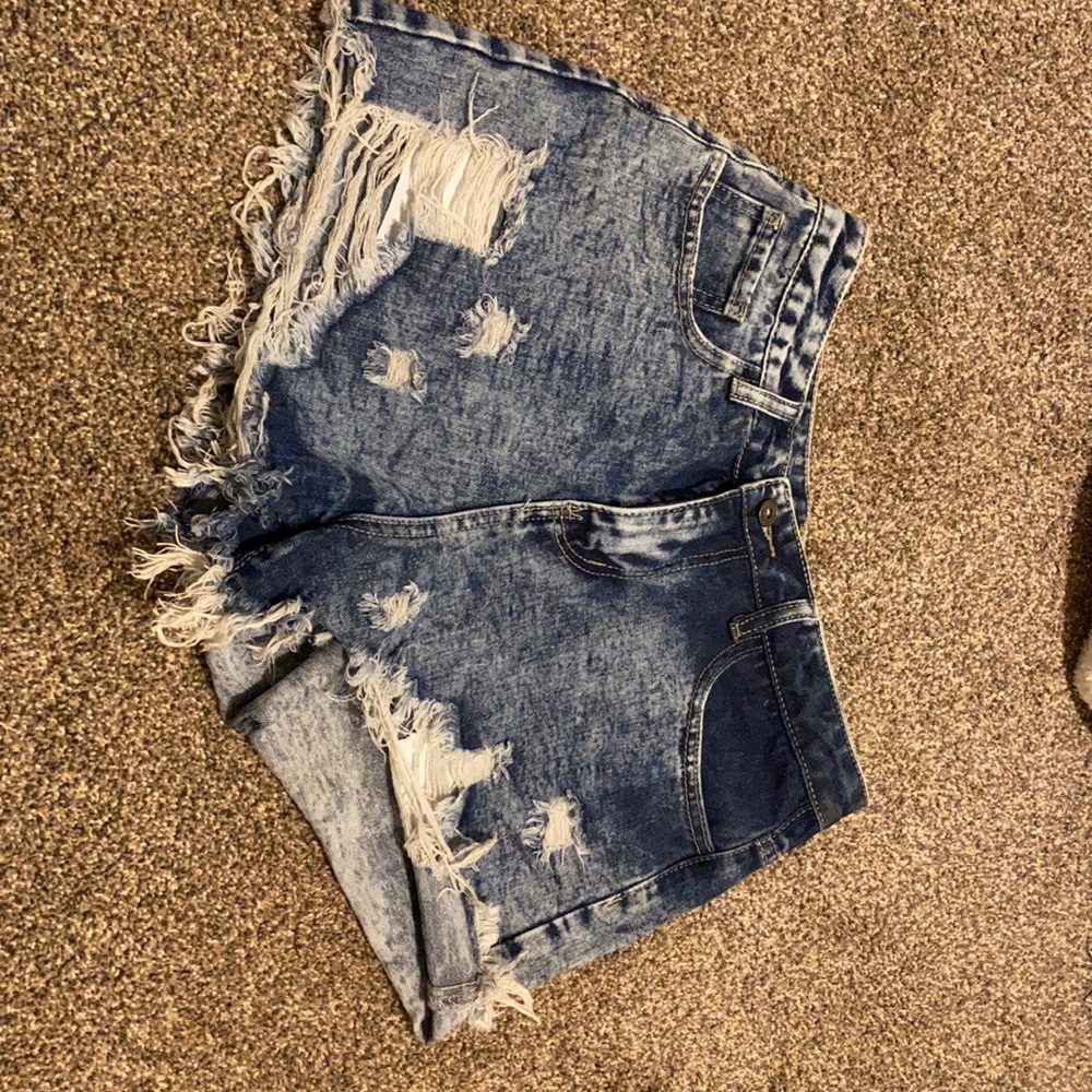 Ripped skinny jeans